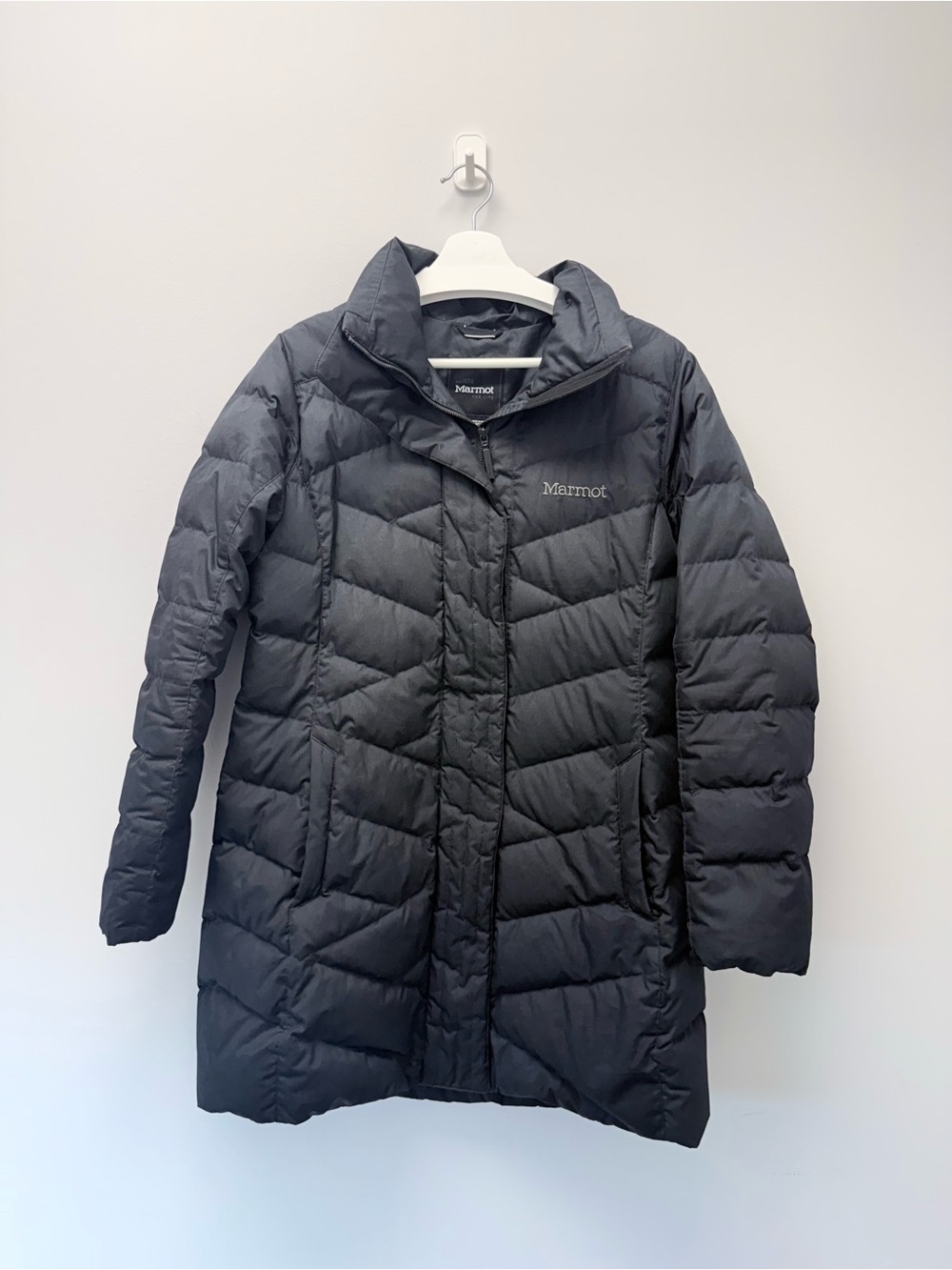 Marmot Viansa Down Fill Coat - Black/Gray - Zip/magnet, Size L